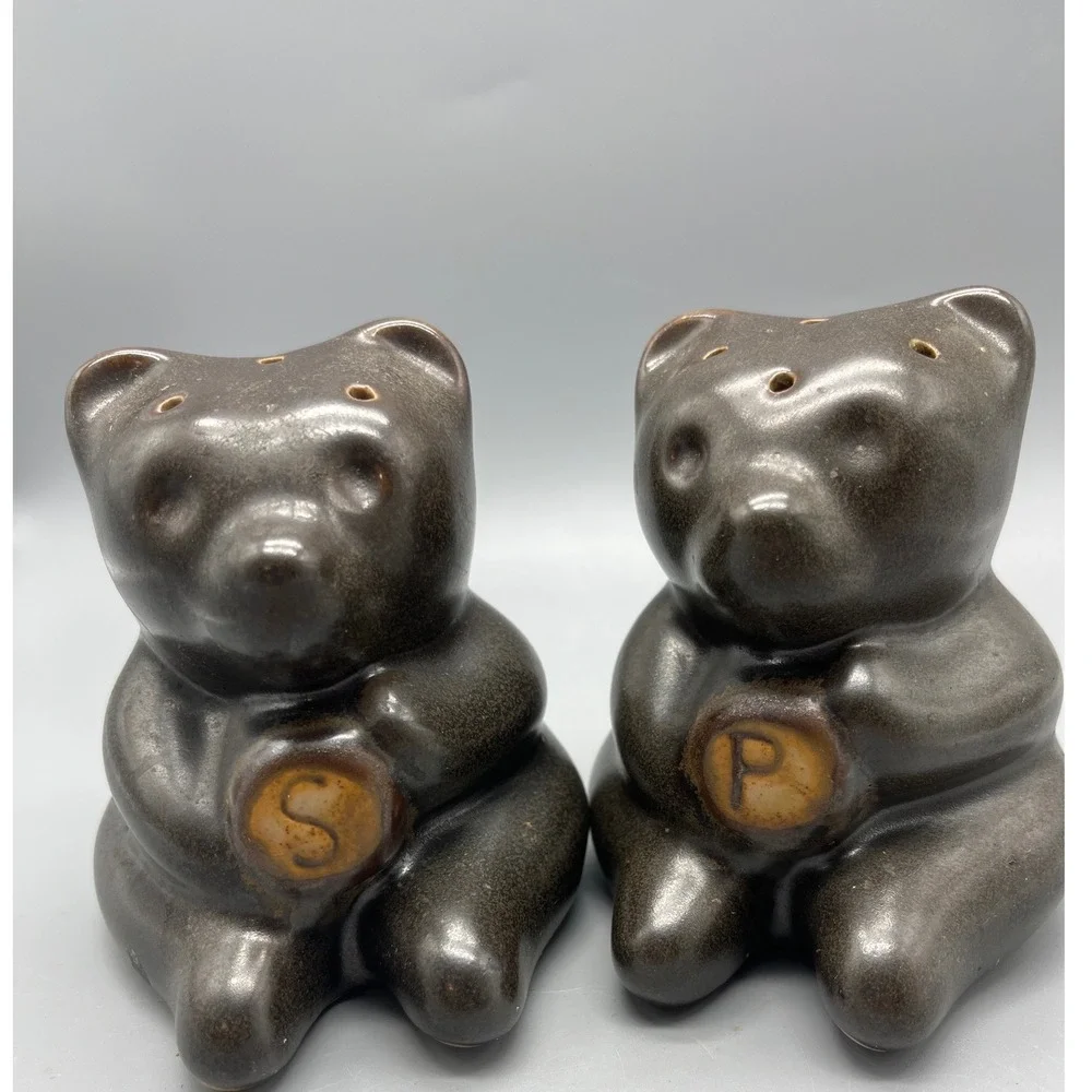 Pigeon River‎ Pottery signed T. Bullen black bear S&P  2010